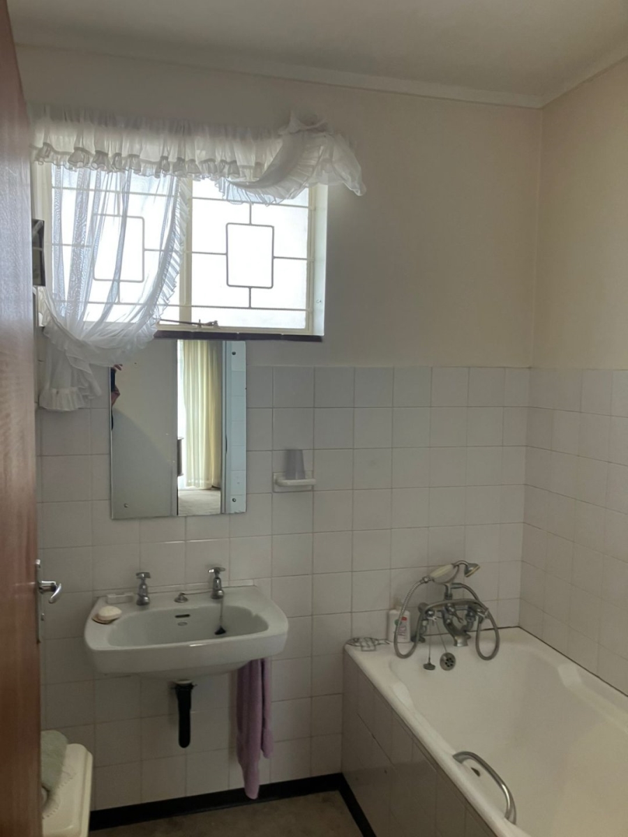 4 Bedroom Property for Sale in Kabega Park Eastern Cape